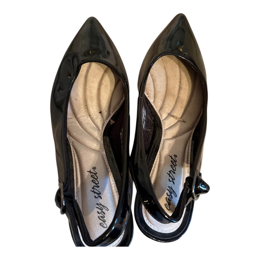 Easy Streets Black Patent Pointed Toe Slingback low heeled shoes size 7.5 W